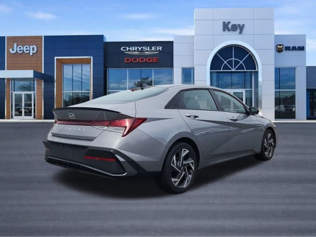 Used 2025 Hyundai Elantra SEL Sport Sedan