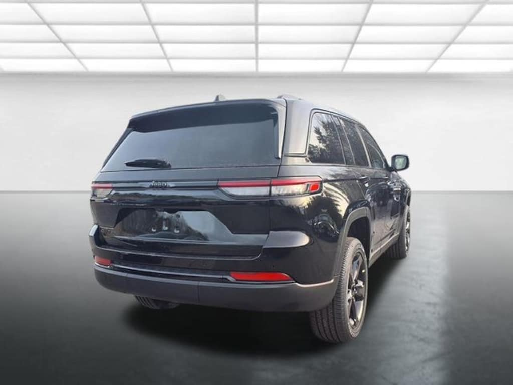 New 2025 Jeep Grand Cherokee Altitude X Sport Utility