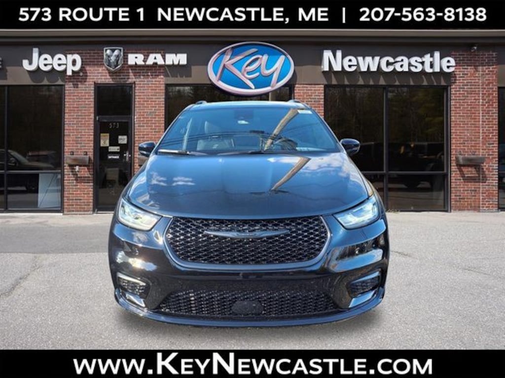 New 2026 Chrysler Pacifica Limited Passenger Van