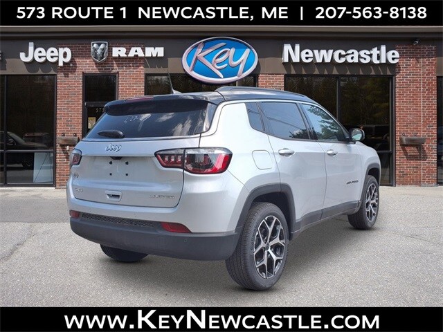 2025 Jeep Compass Limited Sport photo 4