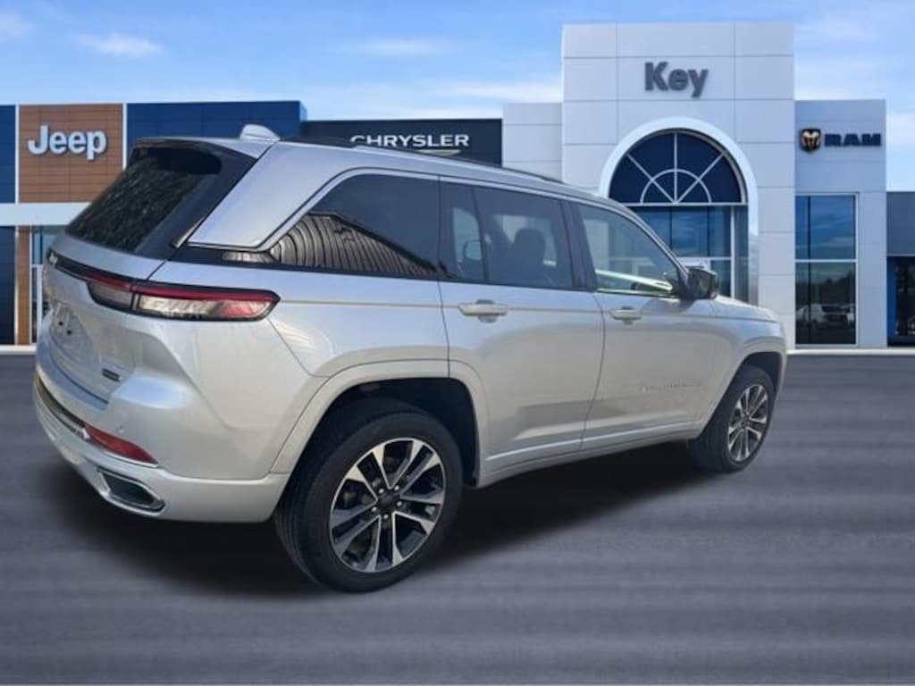 Used 2022 Jeep Grand Cherokee Overland SUV