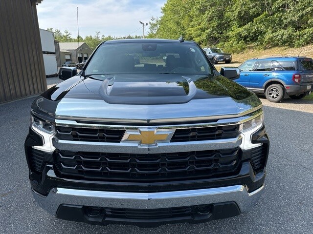 2023 Chevrolet Silverado 1500 LT photo 2