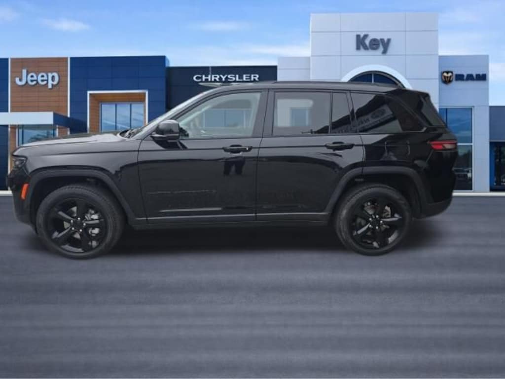 Used 2023 Jeep Grand Cherokee Limited SUV