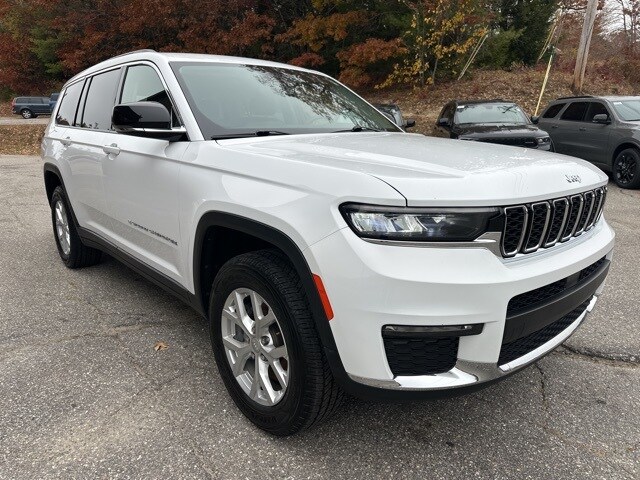 2023 Jeep Grand Cherokee Limited photo 2