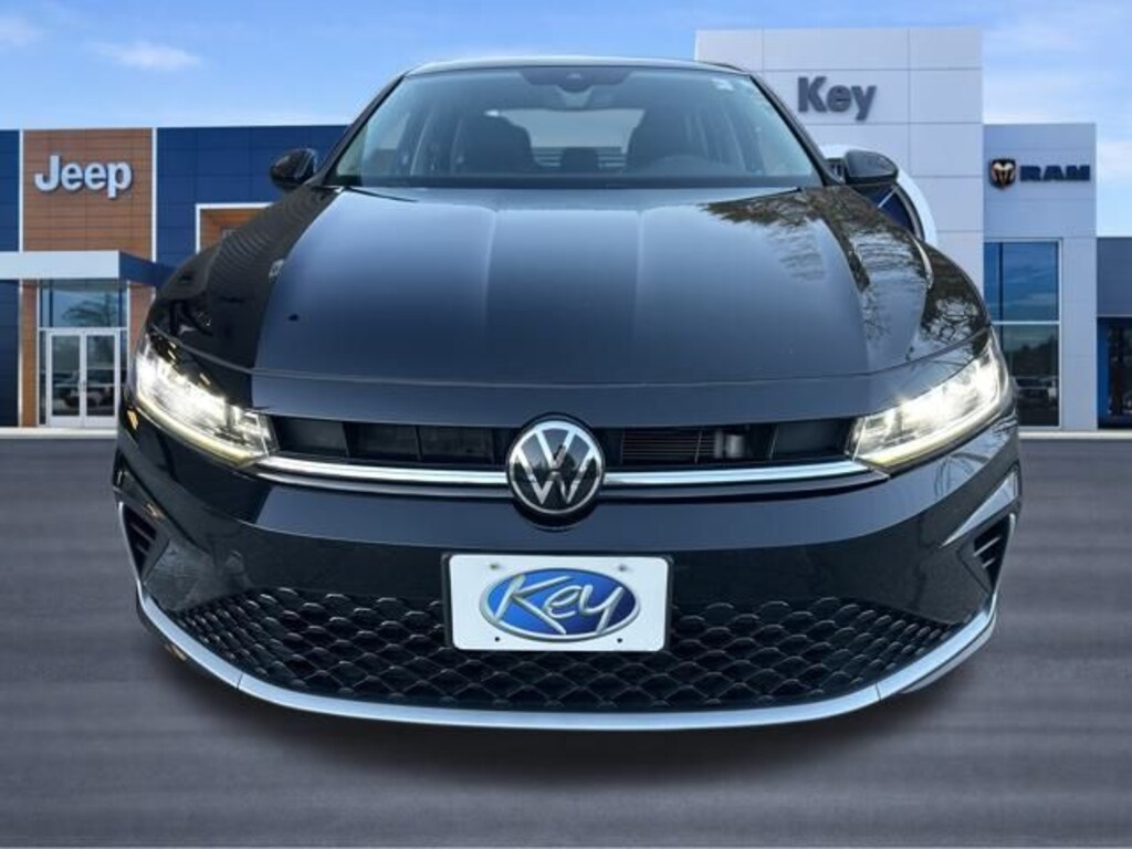 Used 2025 Volkswagen Jetta 1.5T SE Sedan