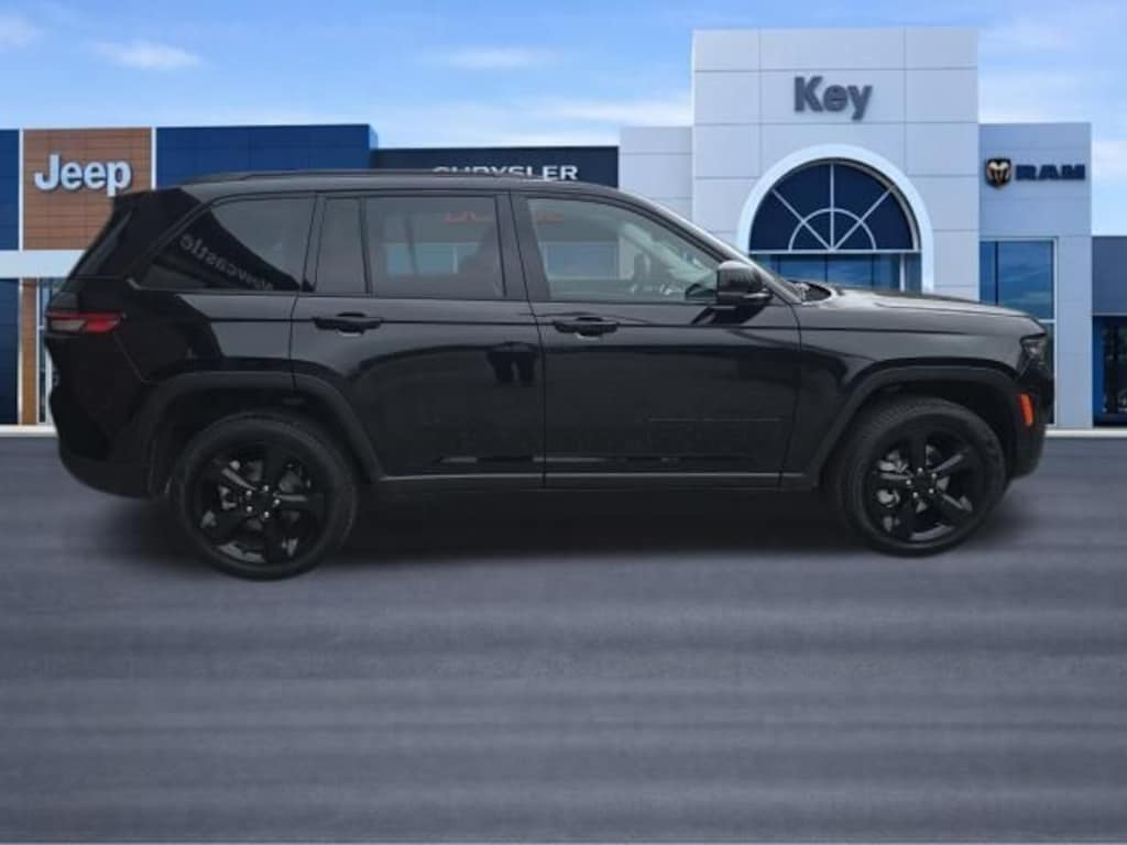 Used 2023 Jeep Grand Cherokee Limited SUV