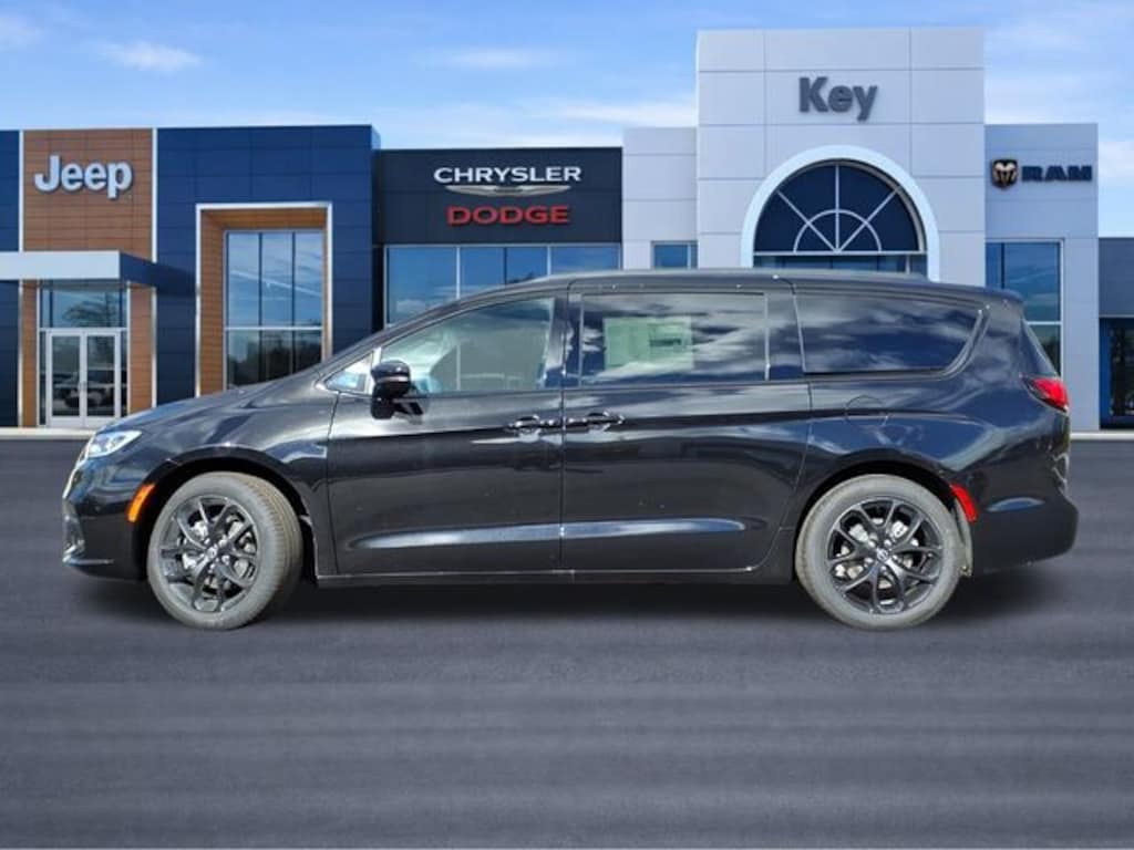New 2026 Chrysler Pacifica Select Passenger Van