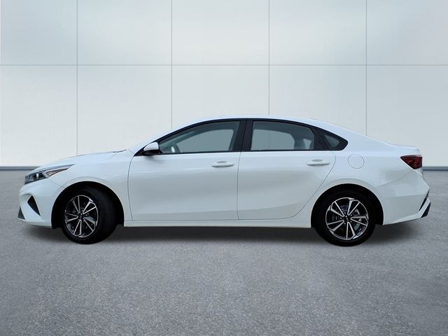 Used 2022 Kia FORTE LXS with VIN 3KPF24AD5NE489166 for sale in Rochester, NH