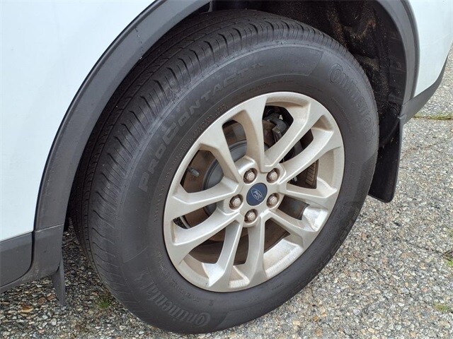2022 Ford Escape SE photo 3