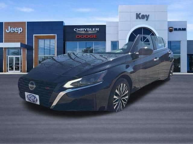 Used 2023 Nissan Altima SV with VIN 1N4BL4DV8PN312826 for sale in Rochester, NH