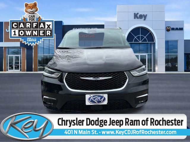 2024 Chrysler Pacifica Limited's photo