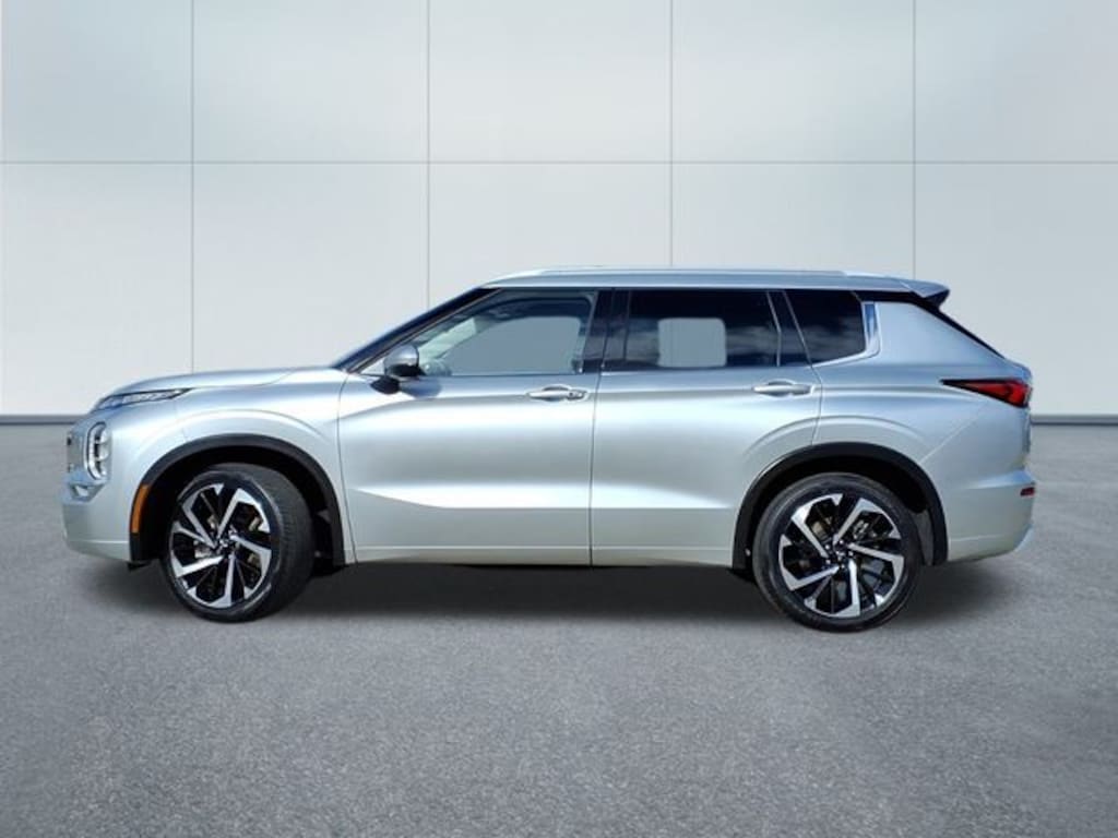 Used 2024 Mitsubishi Outlander SEL SUV