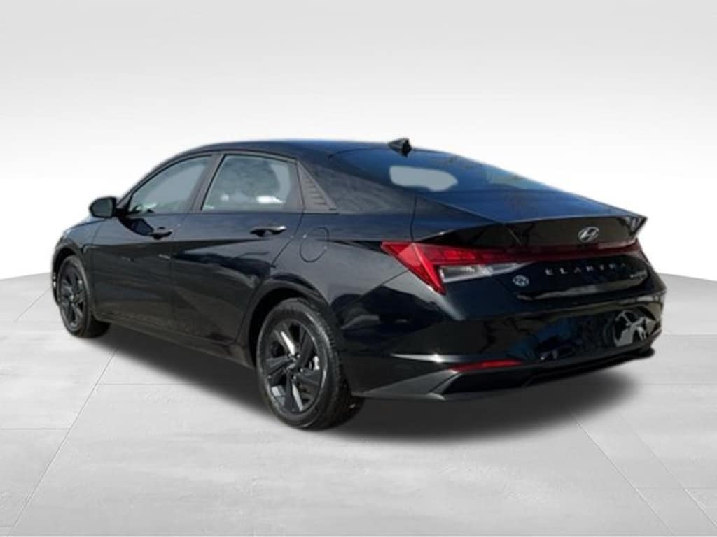 Used 2023 Hyundai Elantra HEV Blue Sedan