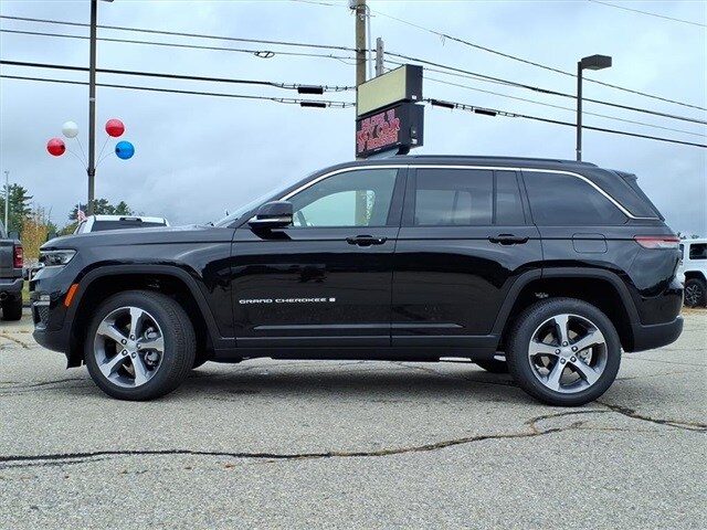 2025 Jeep Grand Cherokee Limited photo 3