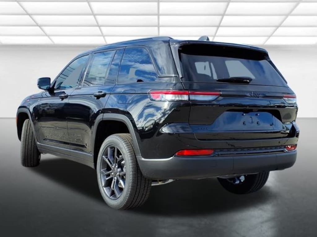 New 2025 Jeep Grand Cherokee Limited Sport Utility