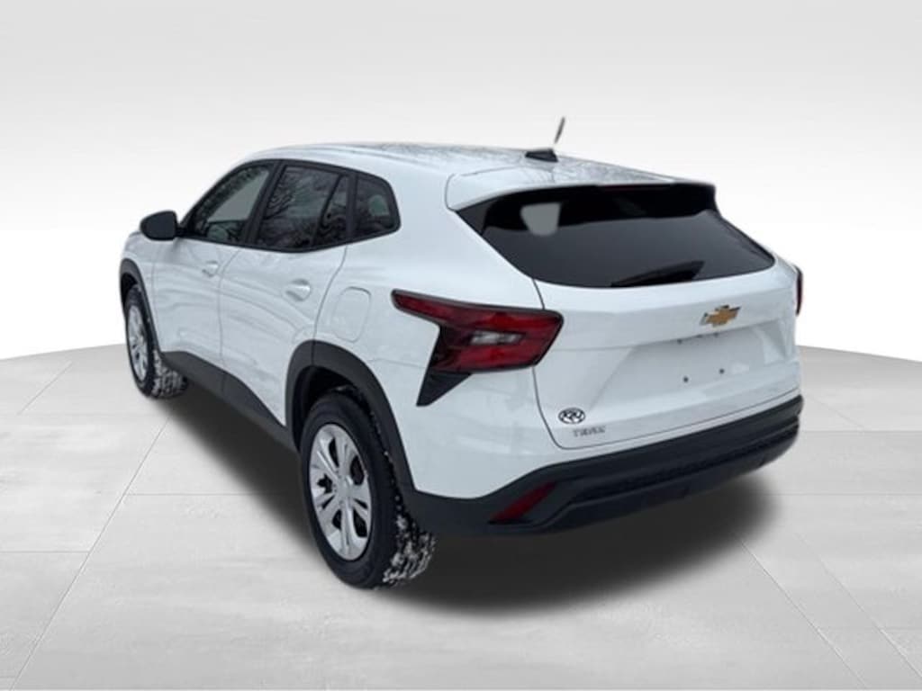 Used 2024 Chevrolet Trax LS SUV