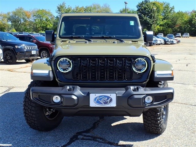 2025 Jeep Gladiator Willys photo 2