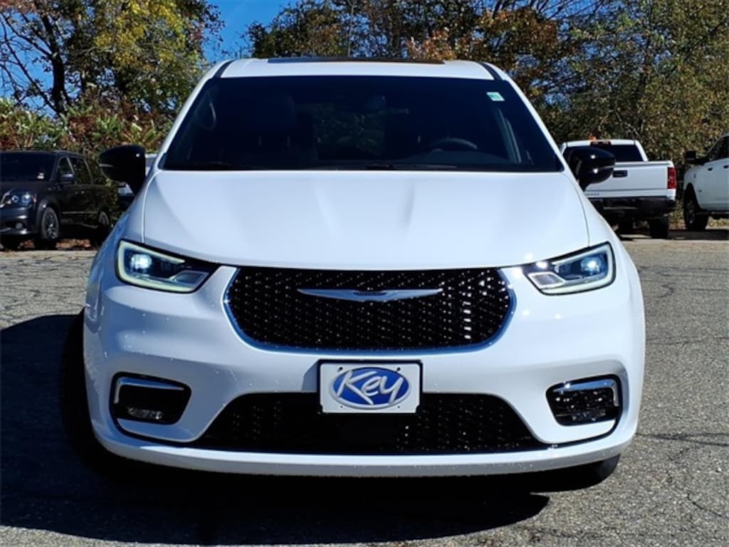 New 2026 Chrysler Pacifica Select Passenger Van