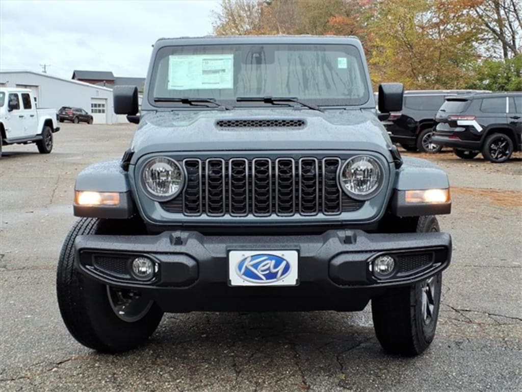 New 2025 Jeep Gladiator Sport Pickup