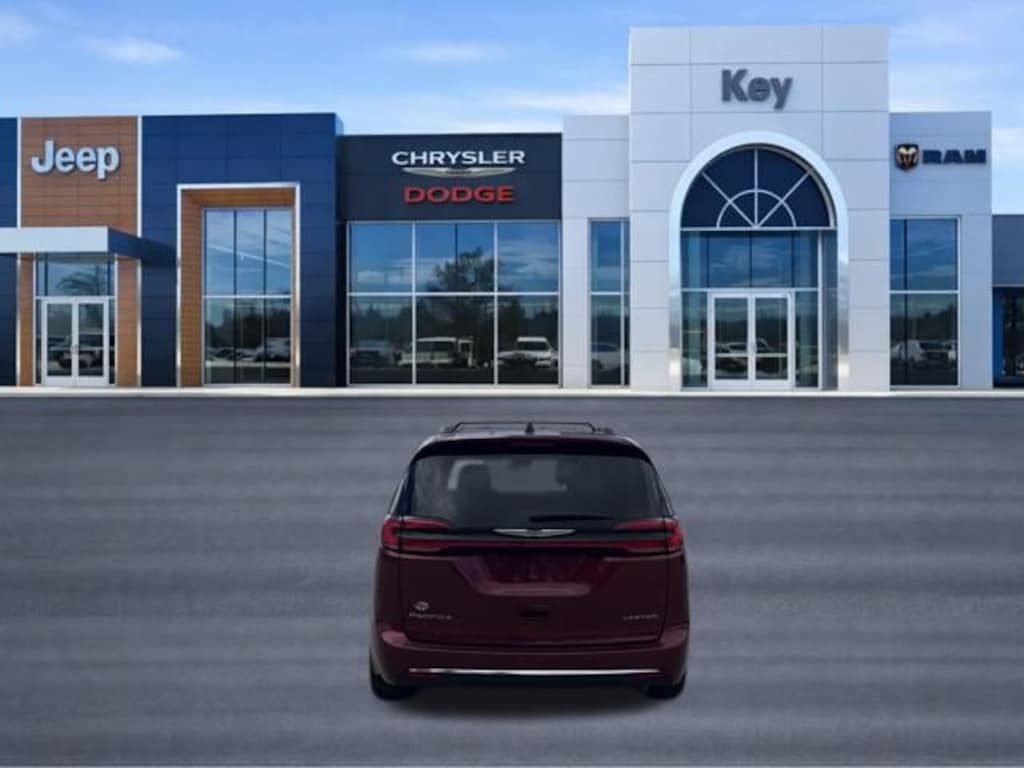 Used 2023 Chrysler Pacifica Limited Van Passenger Van