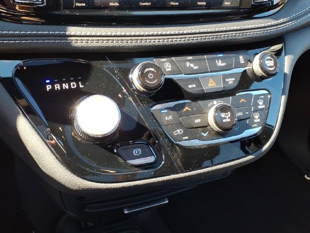 2026 Chrysler Pacifica Select - Photo 20