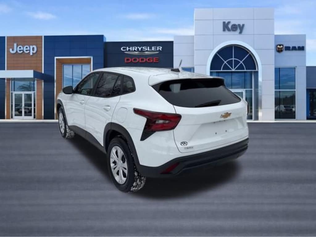 Used 2024 Chevrolet Trax LS SUV