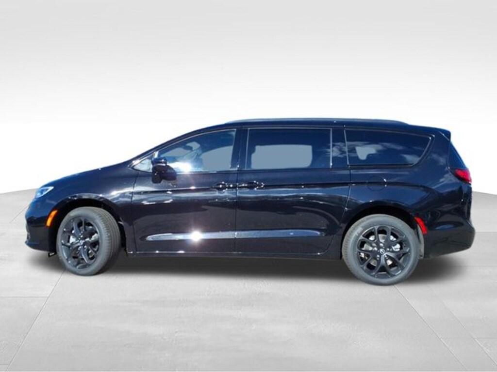New 2026 Chrysler Pacifica Limited Passenger Van
