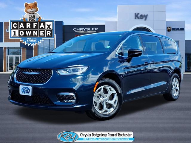 2024 Chrysler Pacifica Limited AWD's photo