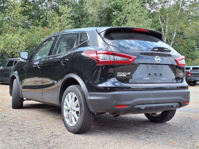 2022 Nissan Rogue Sport S photo 3