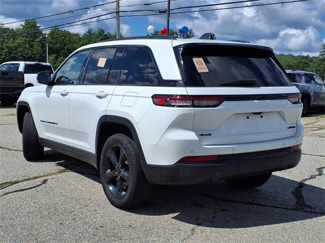 2023 Jeep Grand Cherokee Limited photo 3