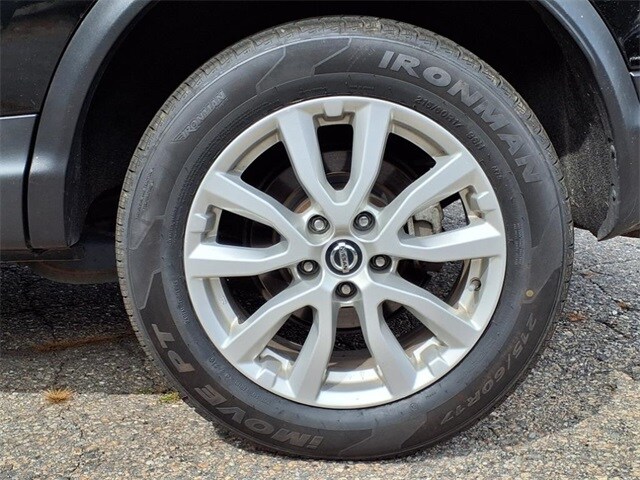 2022 Nissan Rogue Sport S photo 4