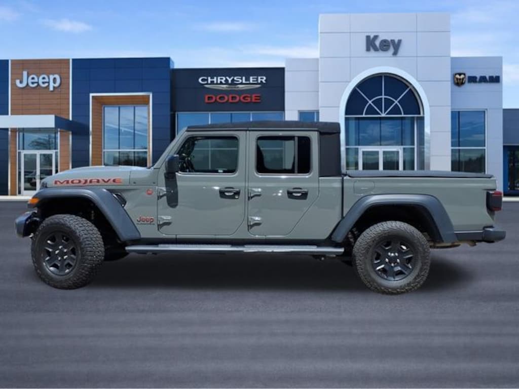 Used 2023 Jeep Gladiator Mojave Truck Crew Cab