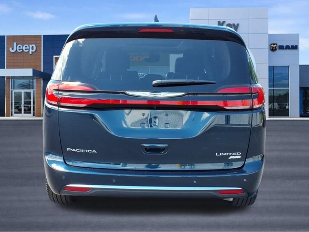 Used 2024 Chrysler Pacifica Limited Van Passenger Van