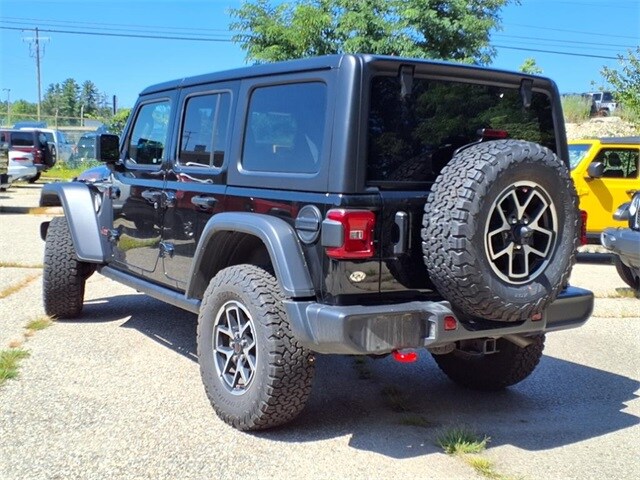 2024 Jeep Wrangler Rubicon photo 3