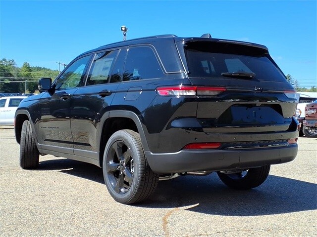 2025 Jeep Grand Cherokee Limited photo 2