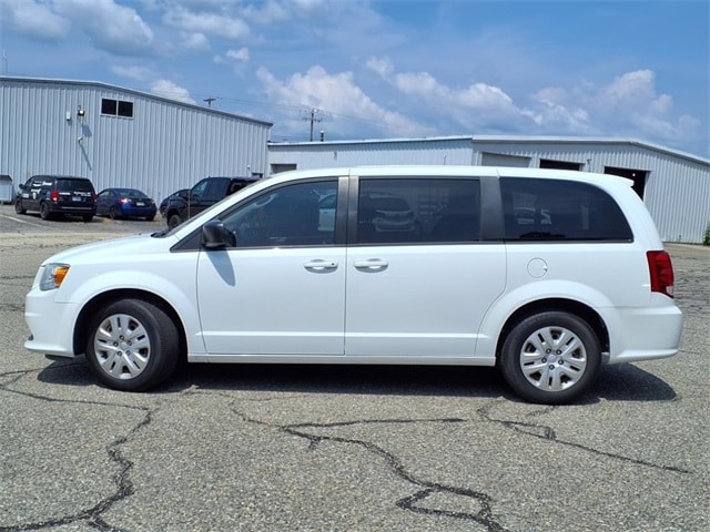Used 2018 Dodge Grand Caravan SE with VIN 2C4RDGBG5JR276633 for sale in Rochester, NH