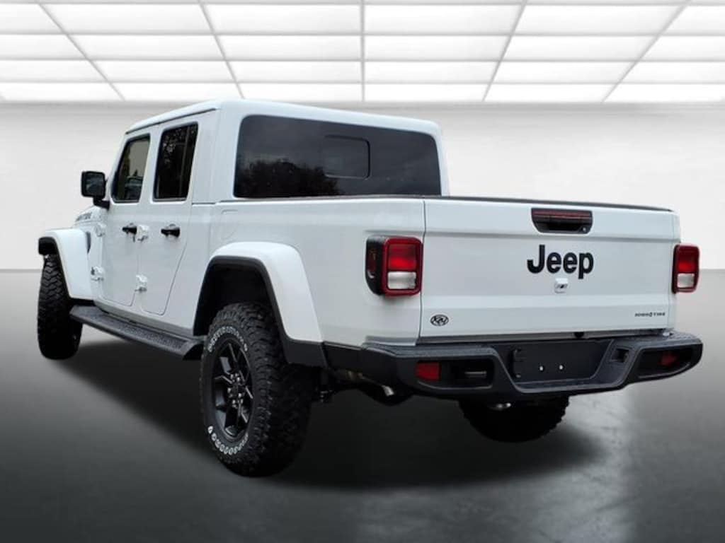 New 2025 Jeep Gladiator High Tide Pickup