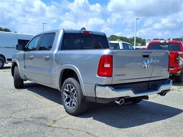 2025 Ram 1500 Laramie photo 3