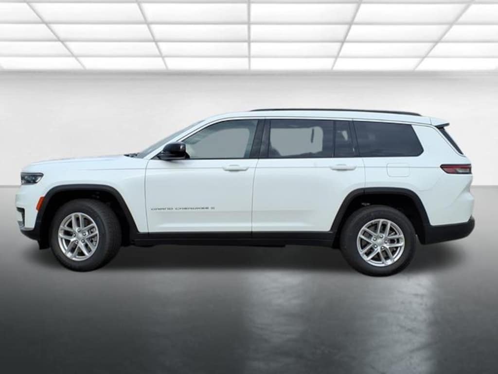 New 2025 Jeep Grand Cherokee Laredo Sport Utility