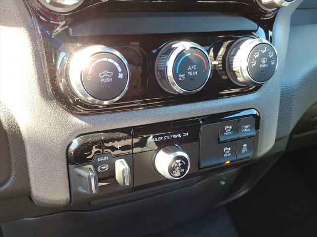 2026 RAM 1500 Express - Photo 18