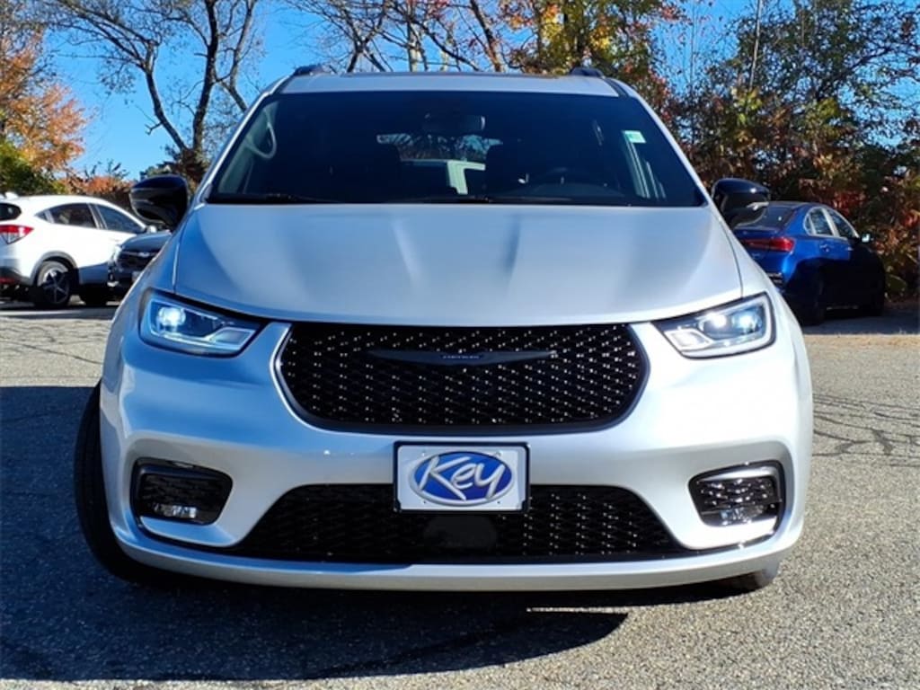 New 2026 Chrysler Pacifica Select Passenger Van