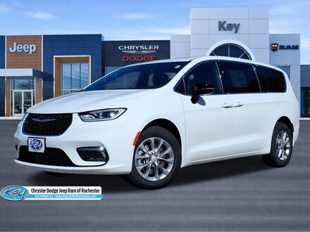 2026 Chrysler Pacifica Select Passenger Van