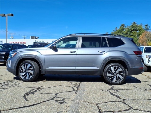 2024 Volkswagen Atlas SE Technology photo 2