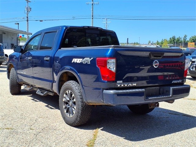 2019 Nissan Titan PRO-4X photo 3