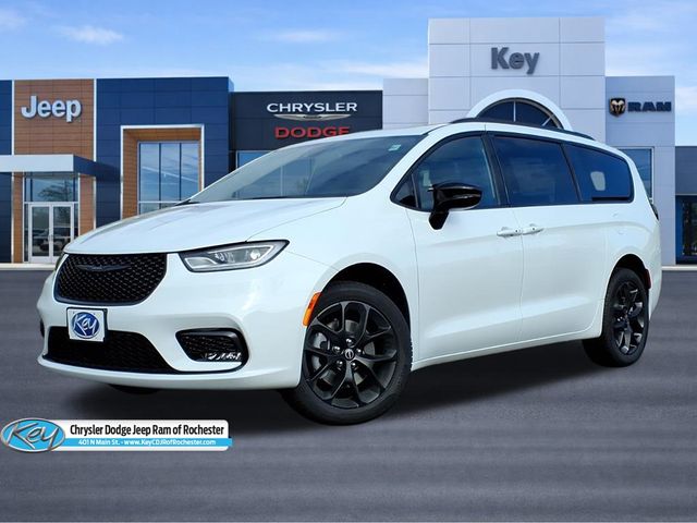 2026 Chrysler Pacifica Passenger Van 