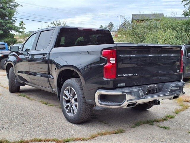 2022 Chevrolet Silverado 1500 LT photo 3