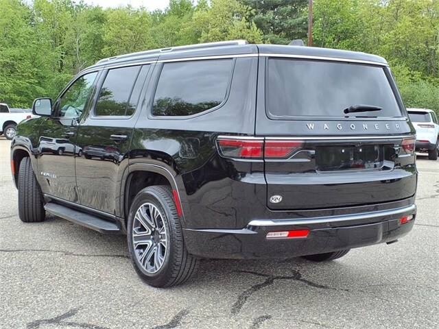 2024 Jeep Wagoneer Base photo 3