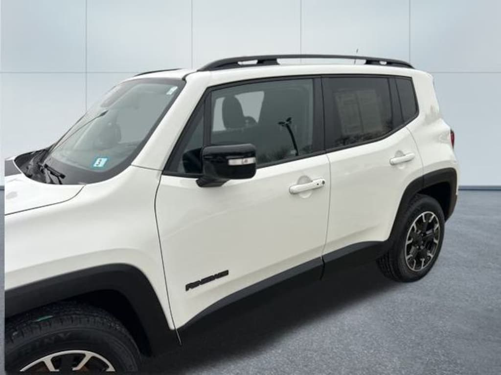 Used 2023 Jeep Renegade Latitude SUV