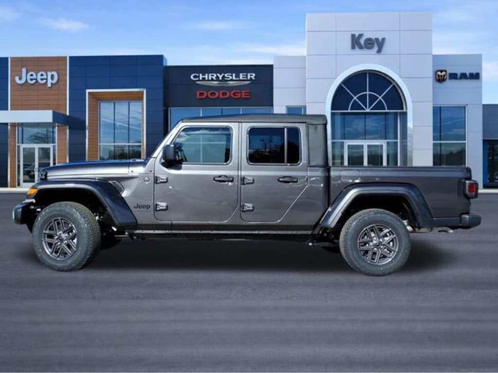 New 2026 Jeep Gladiator Sport S Pickup
