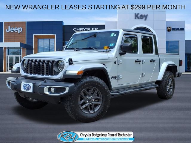 2024 Jeep Gladiator Sport S's photo